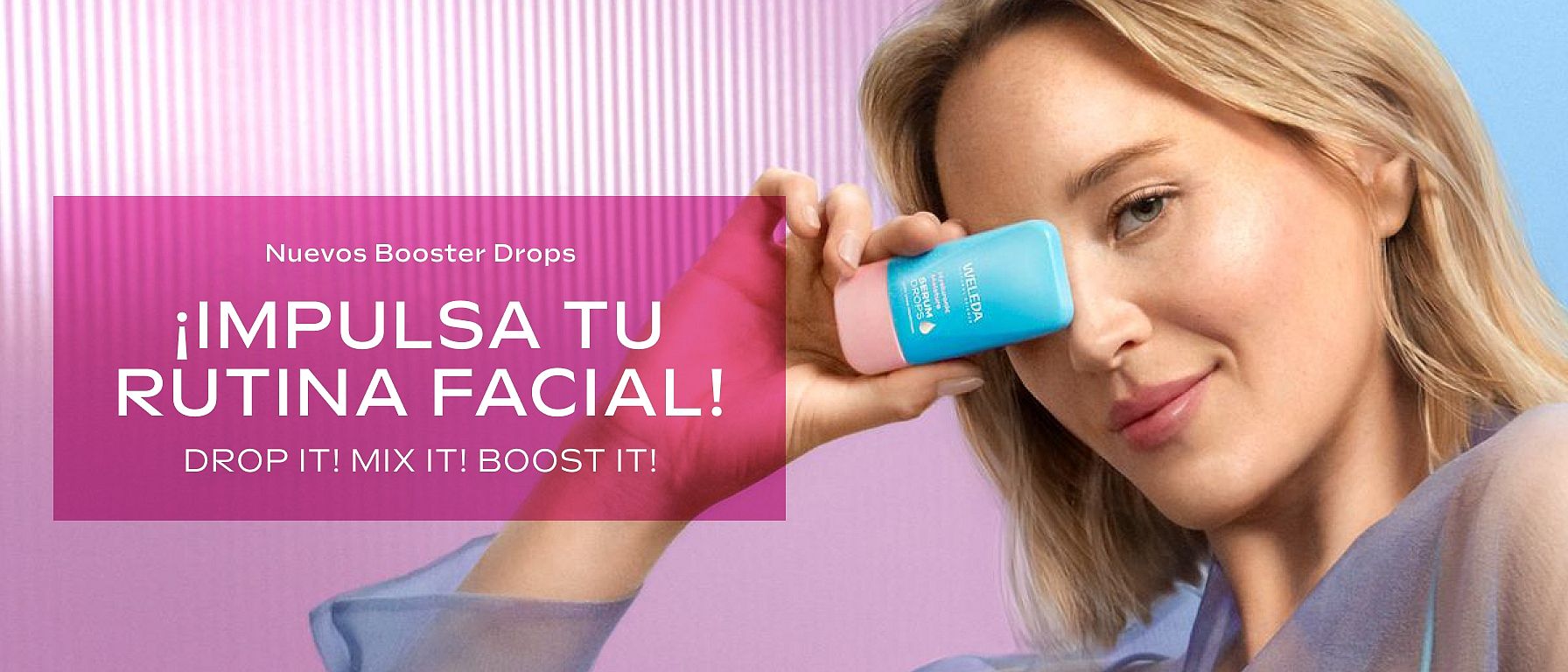 Modelo tapándose un ojo con el Booster Drop Hidratante