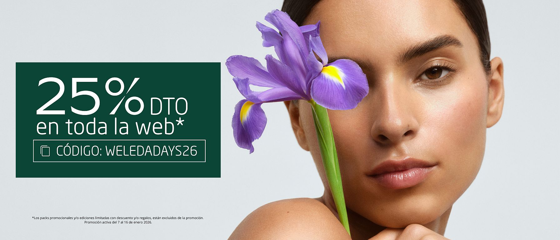 modelo chica con flor y texto promoción