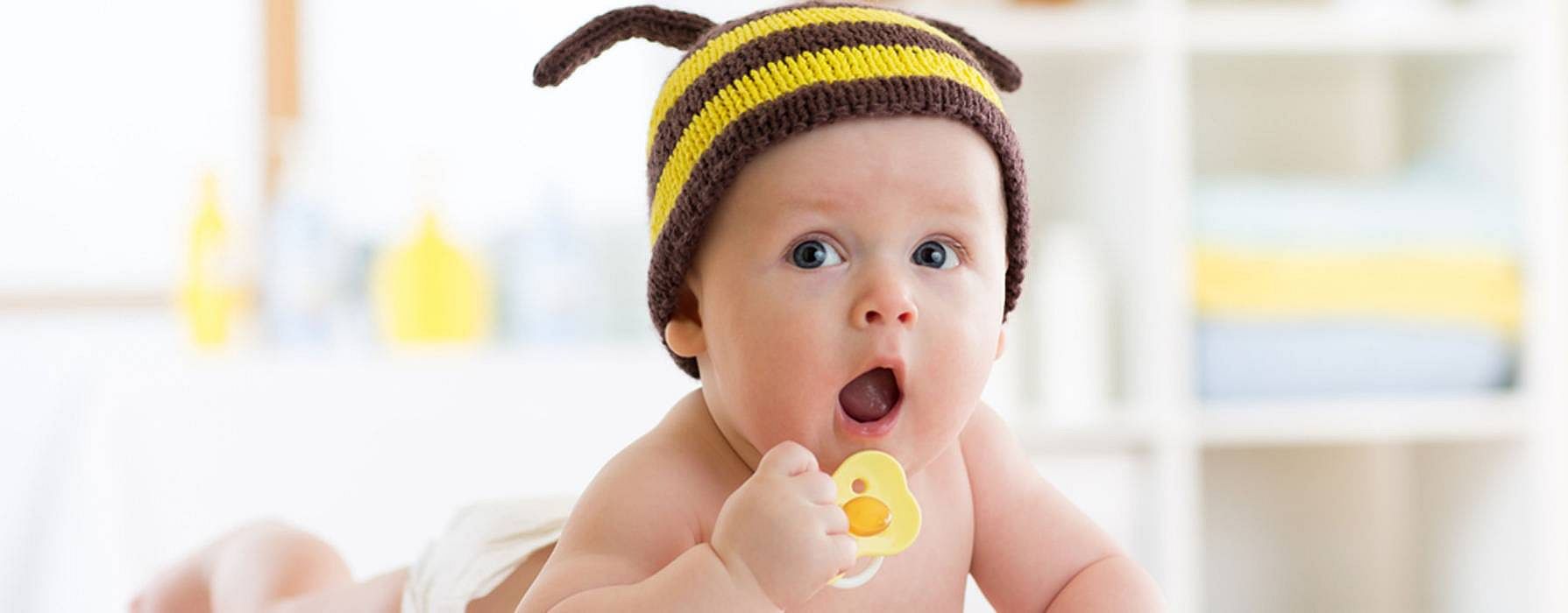 bebe boca abierta