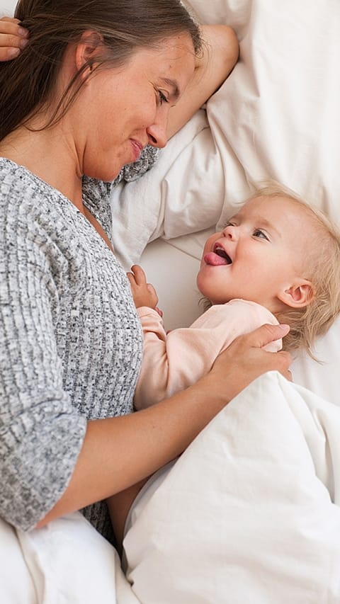 mamá y bebé cama