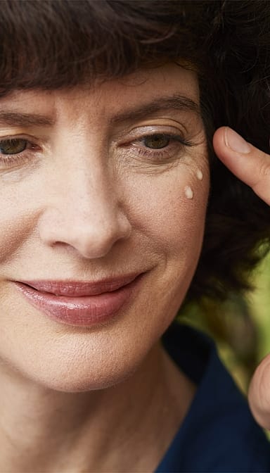 Contorno de Ojos y Labios Redensificante de Genciana Azul y Edelweiss