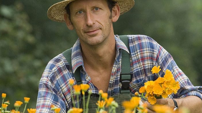 hombre jardin