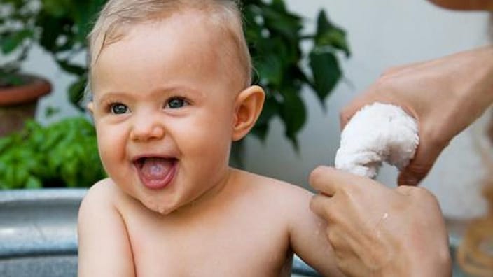 bebe baño