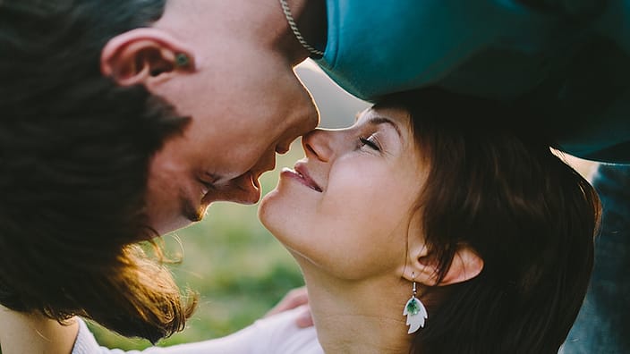 pareja embarazo
