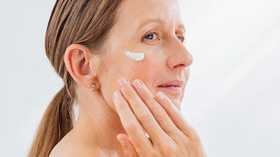 Application Blue Gentian Daycream